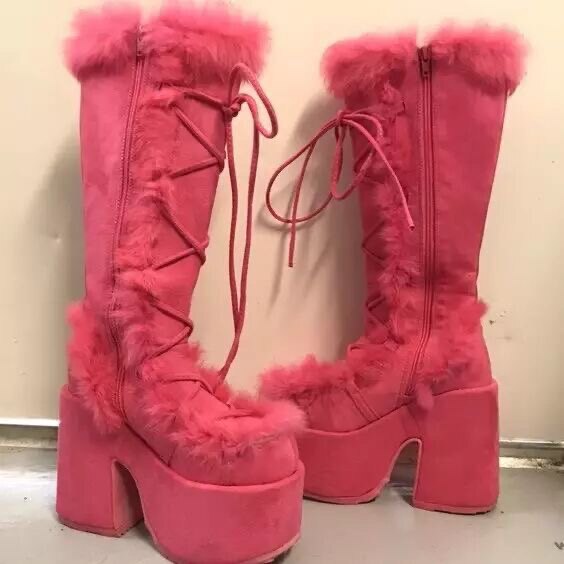 Pink platform ankle boots with lace-up and side zipper, fluffy faux-fur trim